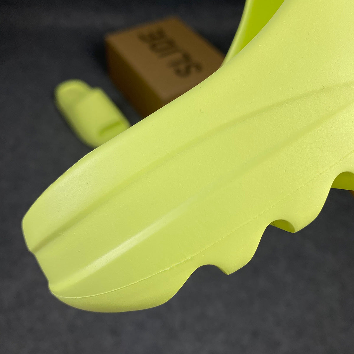 Yeezy Slides 'Glow Green'